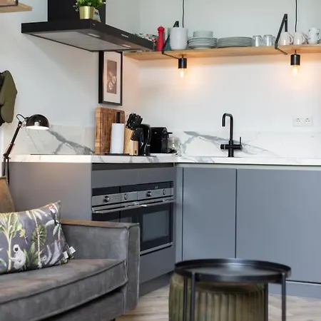 Hosted By Wendy Willem 2 Apartment