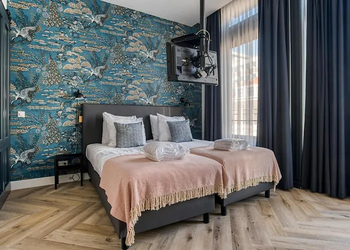 Hosted By Wendy Willem 2