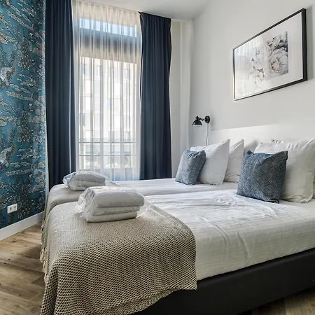 Hosted By Wendy Willem 2