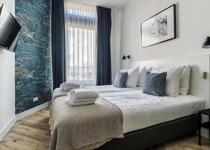 Hosted By Wendy Willem 2